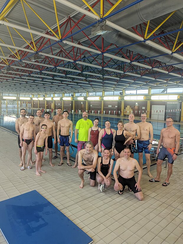 Die Athleten des LSV TriTeam Wolfenbüttel im Schwimmtrainingslager
